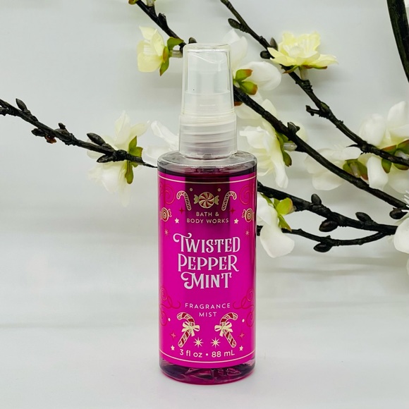 Bath and Body Works Holiday Bundle 5-Piece - Picture 5 of 5